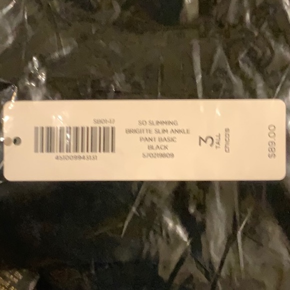 Chicos So Slimming black pants. - Picture 2 of 2